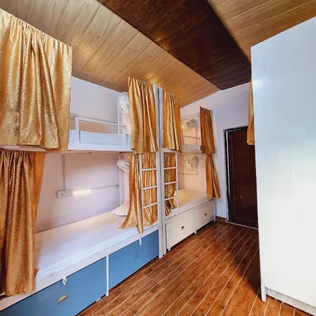 Landlopers Hostel Rishikesh Exterior photo