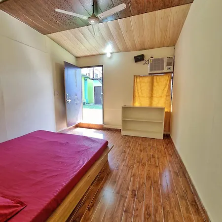 Landlopers Hostel Rishikesh Exterior photo