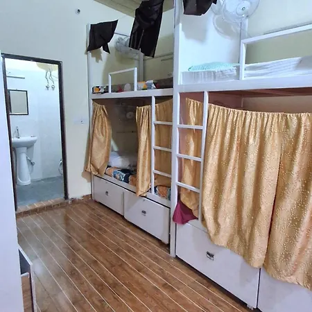 Landlopers Hostel Rishikesh Exterior photo